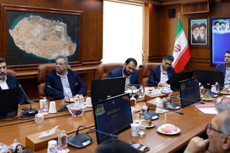 مالیات، تأمین اجتماعی و نظام بانکی باید در کنار فعالان اقتصادی کیش باشند