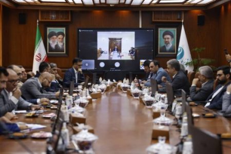 تاکید محمد کبیری بر تدوین بسته‌های حمایتی برای معیشت مردم و پایداری اقتصاد کیش