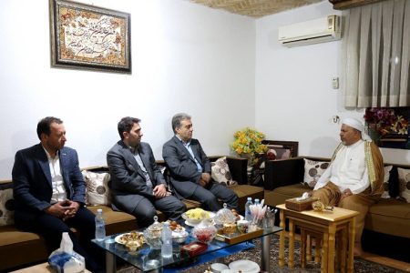 دیدار مدیرعامل شرکت عمران، آب و خدمات کیش با امام جمعه اهل سنت جزیره